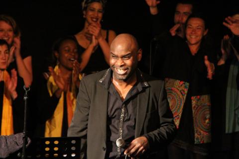 Le chant chorale avec Joël Rhino : Bien-être et sourire