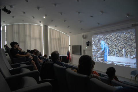 Soirée de projection du film documentaire "Presque Libres", en présence du réalisateur Olivier Bertrand