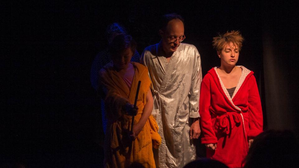 Spectacle Etabli "Au bout du fil", création originale des élèves de l'atelier adultes