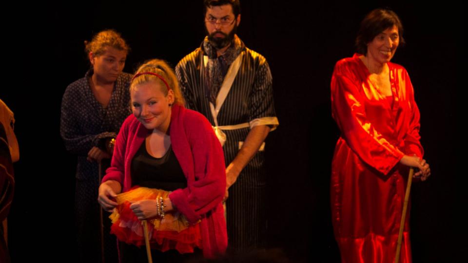 Spectacle Etabli "Au bout du fil", création originale des élèves de l'atelier adultes