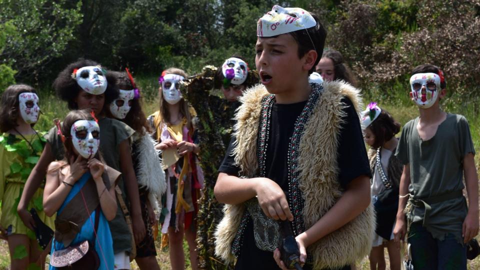 Spectacle Etabli "La marche des Armis", création originale des élèves de l'atelier enfant