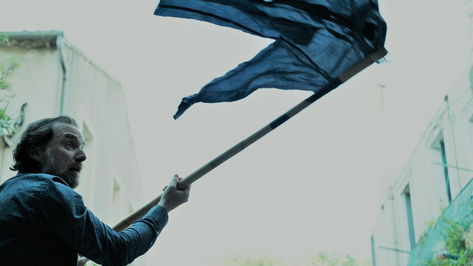 Passe-Muraille / Compagnie Alegria Kryptonite : Mercredi 17 et jeudi 18 novembre - 20h puis Vendredi 11 février 2022 - 20h à la Maison pour tous Georges Brassens et samedi 12 février 2022 - 18h à la Maison pour tous Mélina Mercouri / © Amon Kaiser